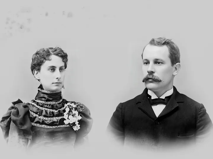 The 1897 couple portrait repaired by AI, still black and white